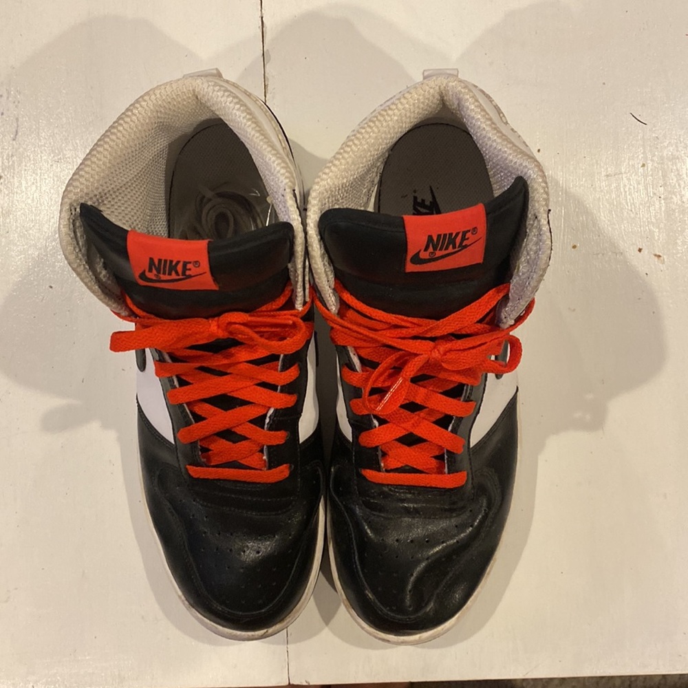 Black & Red men’s Nike - Picture 2 of 5